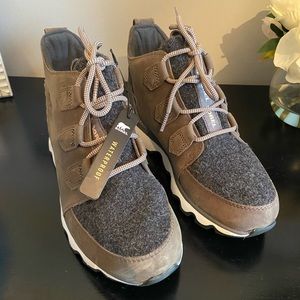 Women’s Sorel Kinetic Caribou Boots sz 8